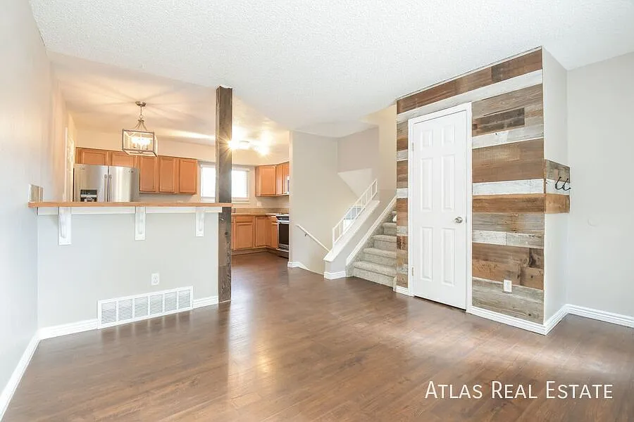 Coming Soon! Charming 3bd/2ba Home on a Quiet Cul-de-Sac in Central Aurora — Photo 2