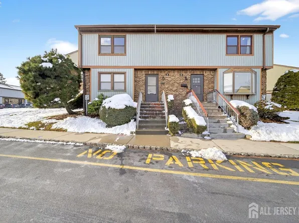 21 Highview Dr, Woodbridge, NJ 07095