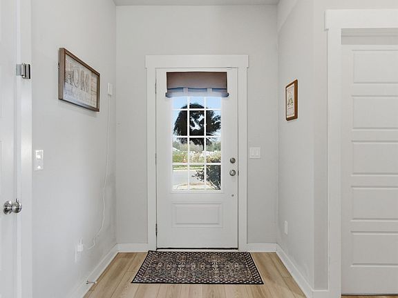 5th image of 277 Casper Dr