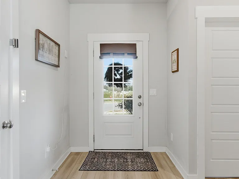 277 Casper Dr — Photo 5