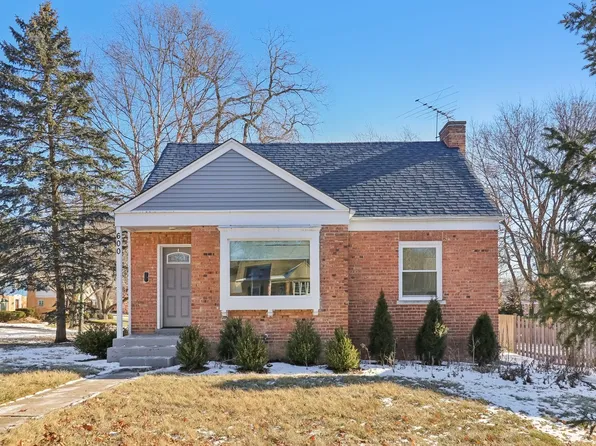 600 Ardmore Ter, Libertyville, IL 60048