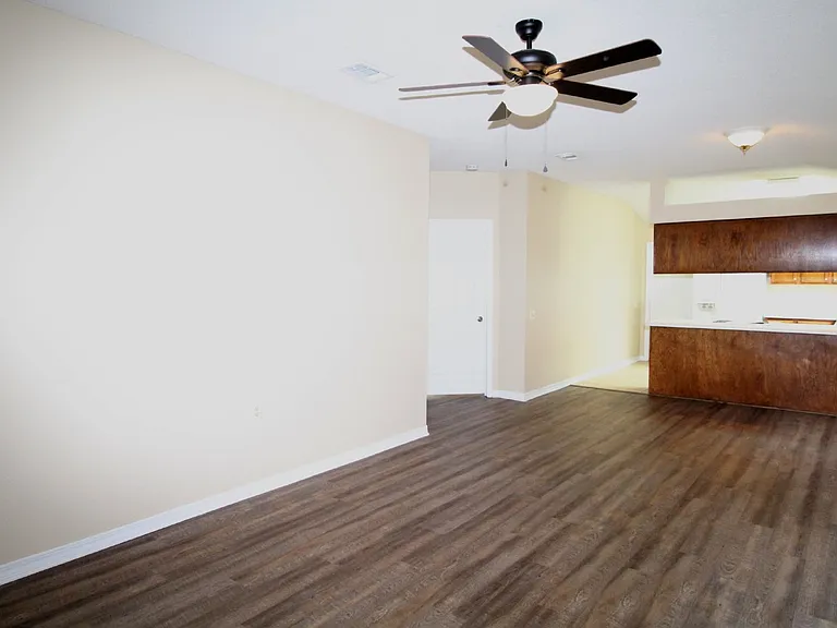 130 Wildflower Ln — Photo 3