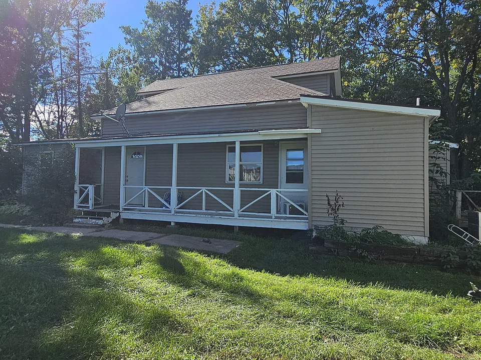 4590 Main St #2