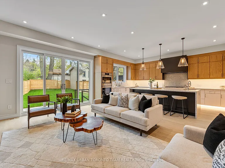 4 Drake Cres — Photo 12