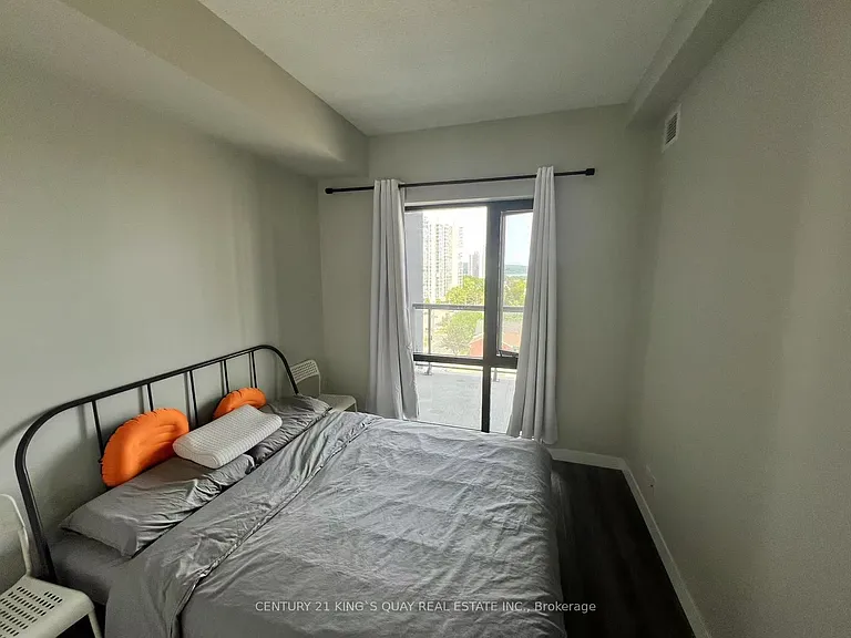 15 Queen St S #608 — Photo 7