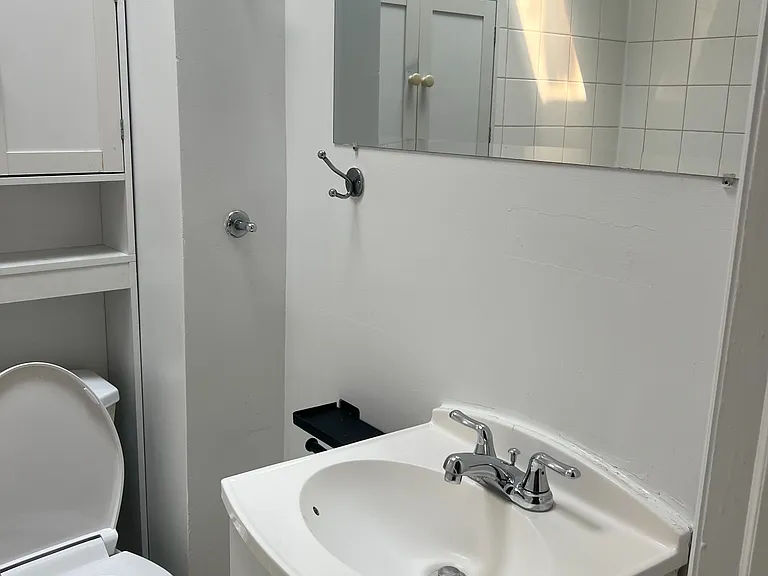 788 Eglinton Ave E #1 — Photo 9
