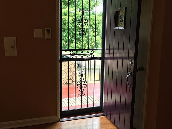 4th image of 7646 Hawthorne Pl