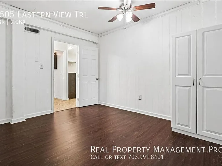 9505 Eastern View Trl — Photo 27