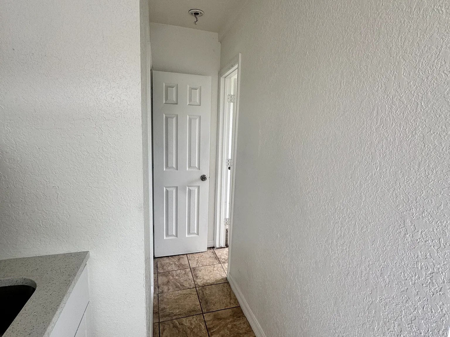 1 bed, 260 sqft, $900 — Photo 4