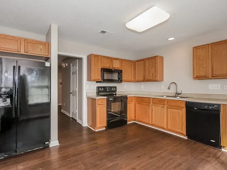 6114 Patric Alan Ct — Photo 8