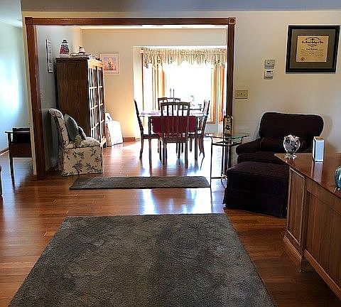 Open floor plan/bamboo floor