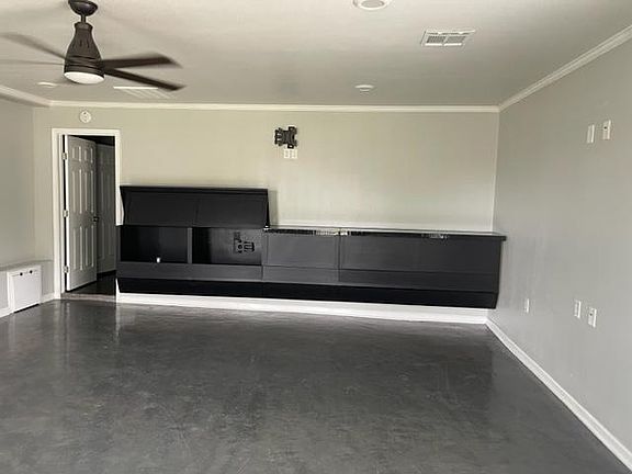 4th image of 1402 Waterford Dr