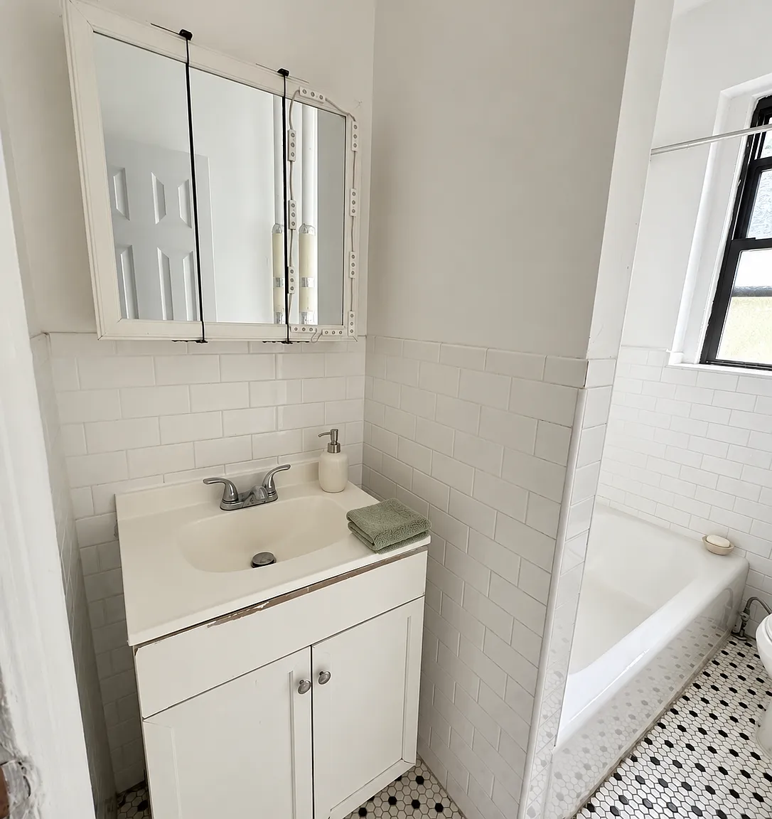 Studio, $1,750 — Photo 4