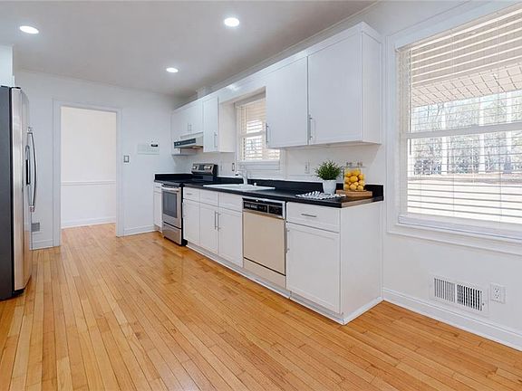 5th image of 1319 Janmar Rd