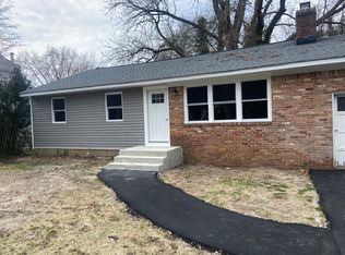 41 Hartman Hill Rd, Huntington, NY 11743