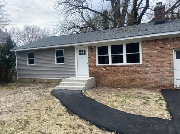 41 Hartman Hill Rd, Huntington, NY 11743