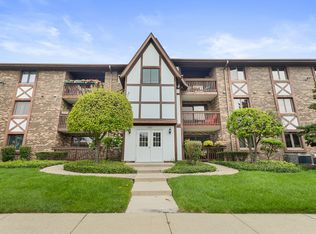 5646 W 103rd St APT 106, Oak Lawn, IL 60453