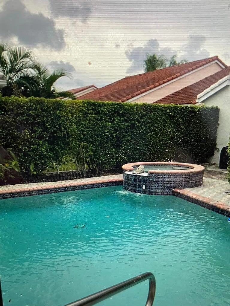 4 bed, 2.5 bath, 2457 sqft, $7,000 — Photo 1