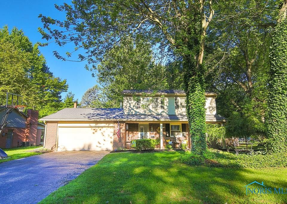 1st image of 536 Surrey Dr