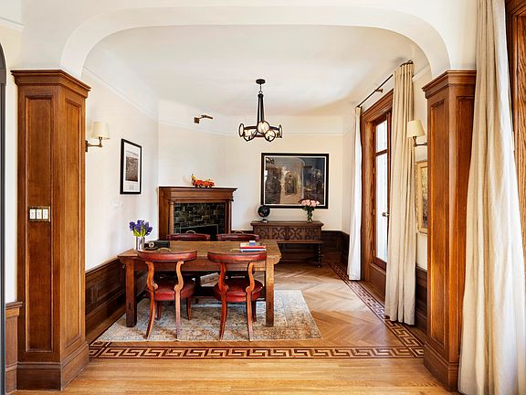 3rd image of 171 W 71st St #9B