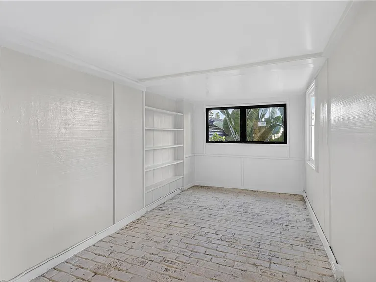1252 Glenneyre St — Photo 24