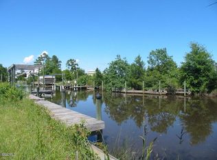 1350 Poki Pl, Diamondhead, MS 39525