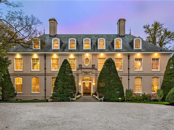 115 Narragansett Ave, Newport, RI 02840