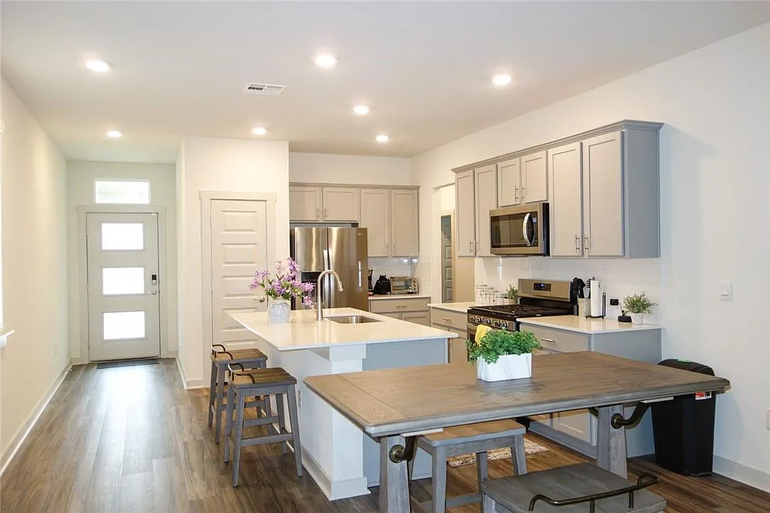 Building Photo - 7506 Daves Landing Dr