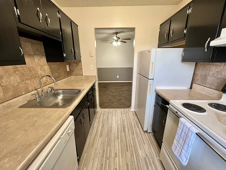 Glenview Apartments — Photo 84