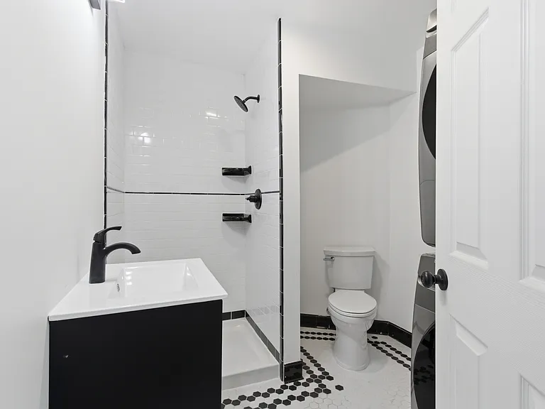 4635 John R St #3 — Photo 7