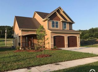 22359 Cedar St, Tonganoxie, KS 66086