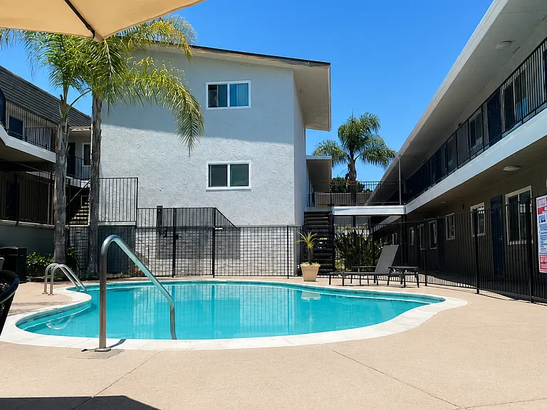 Vista Capri Apartments in Kearny Mesa — Photo 19