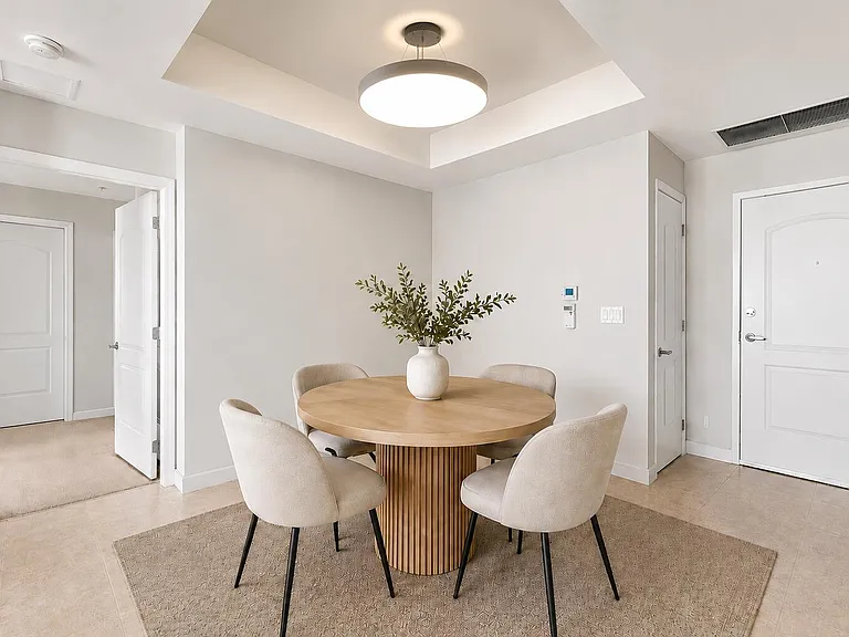801 S Olive Ave #914 — Photo 4