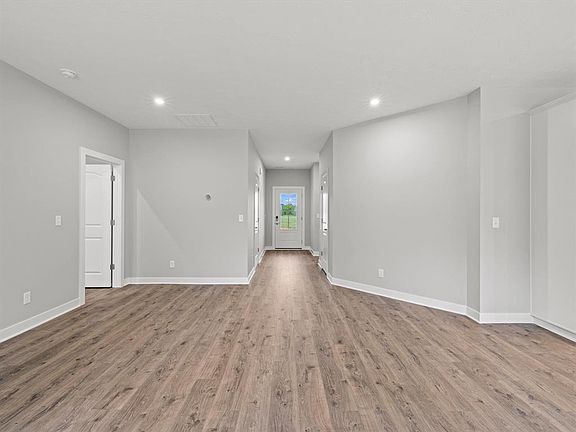 3rd image of 6192 Jessica Ln