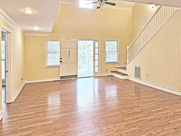 1653 Wildwood Rd NE — Photo 10