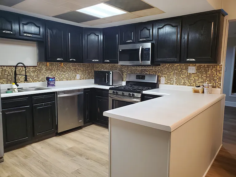 411 Sussex Dr — Photo 22