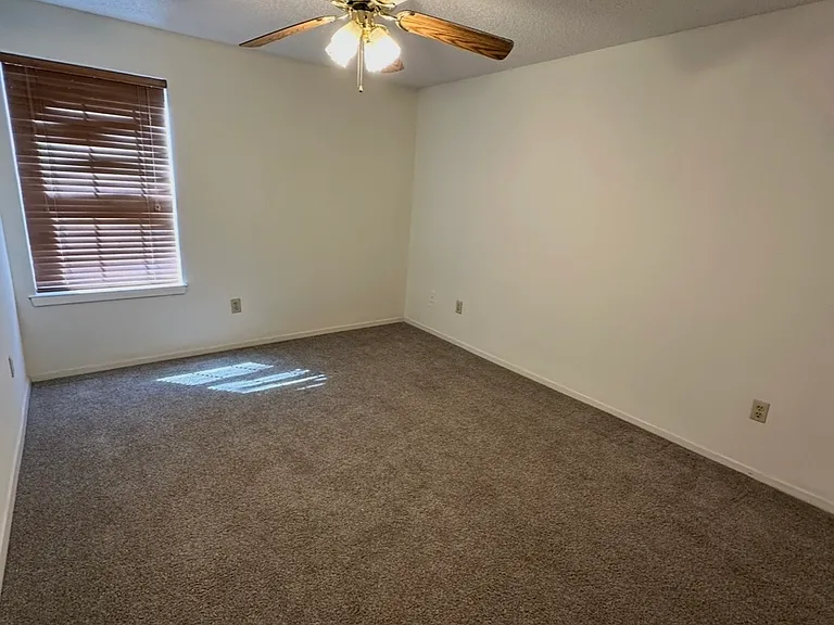 218 N Texas Blvd #306 — Photo 12