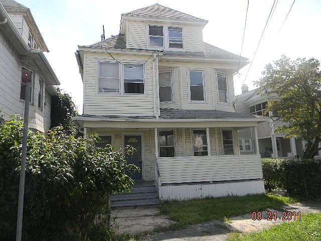 2nd image of 378 Huntington Rd
