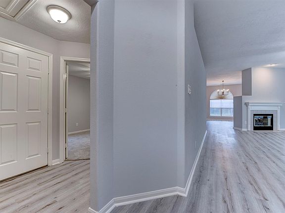 3rd image of 9026 Eaglecove Dr