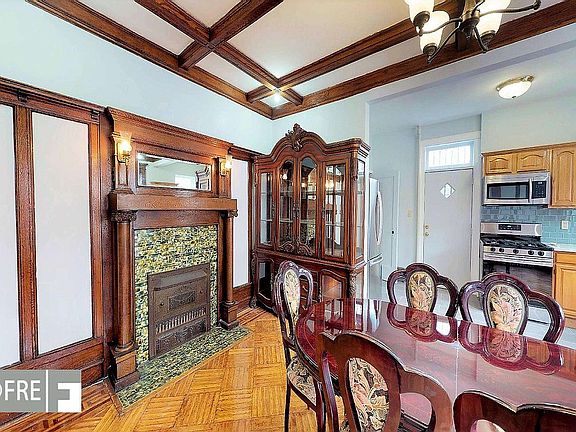 3rd image of 2423 Avenue