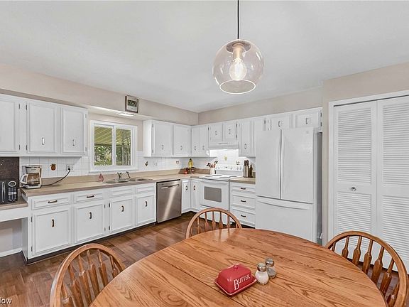 4th image of 27150 Limpert Ln