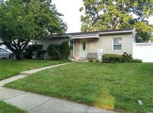 71 Park Lane, Massapequa, NY