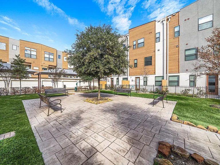 2401 Crawford St #B204 — Photo 12