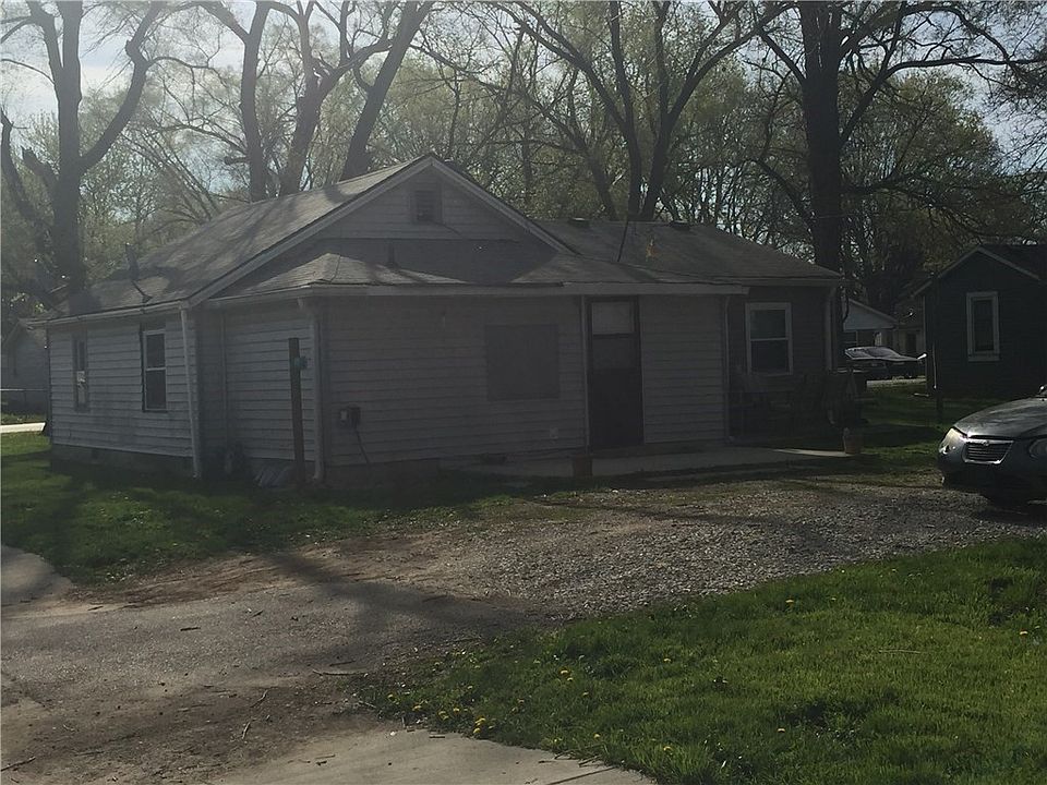 2nd image of 2060 N Rochester Ave