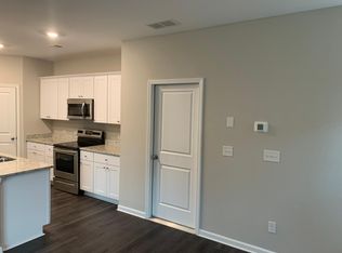 906 Independence Ave, Pendergrass, GA 30567