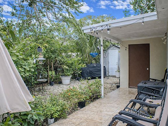 4th image of 711 Sharon Pl