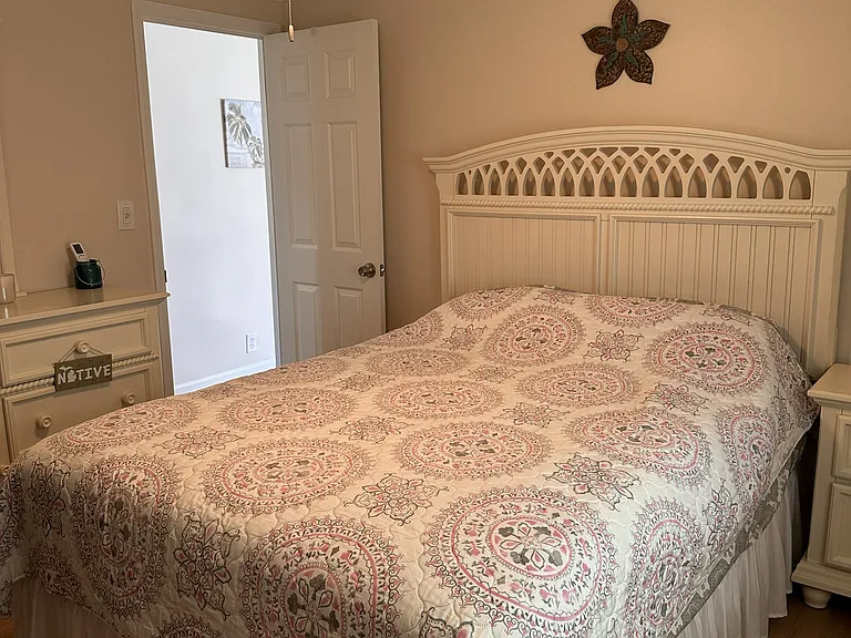 Spare Bedroom - Queen Bed