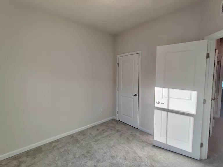 36 Wentworth Ln — Photo 29
