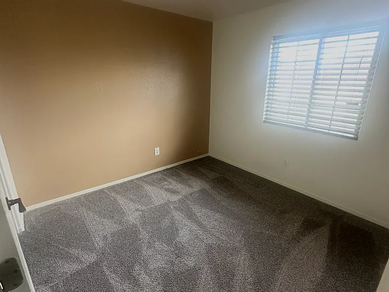 3827 W Prospect Ave — Photo 14