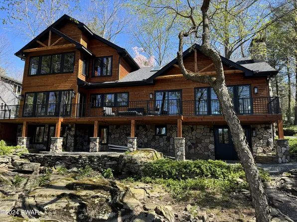 38 Lakeview Dr, Lakeville, PA 18438